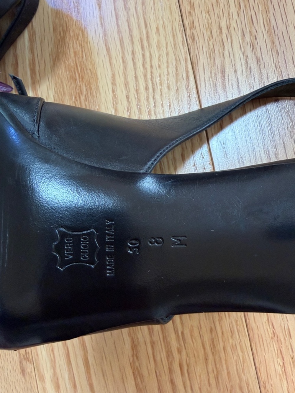 Via Spiga Women’s 8, black janie slingback pointed toe heels. - Picture 6 of 10